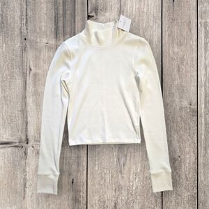 American Eagle Outfitters White Fine Knit Ribbed Fitted Long Sleeve Tee Small S